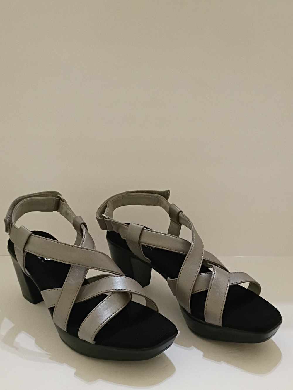 Munro Silver Crisscross Block Heel Sandals